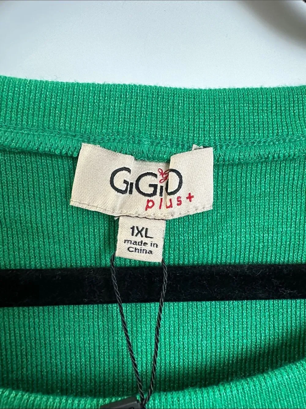 GIGIO Plus+ Green Short Sleeve Crewneck Sweater